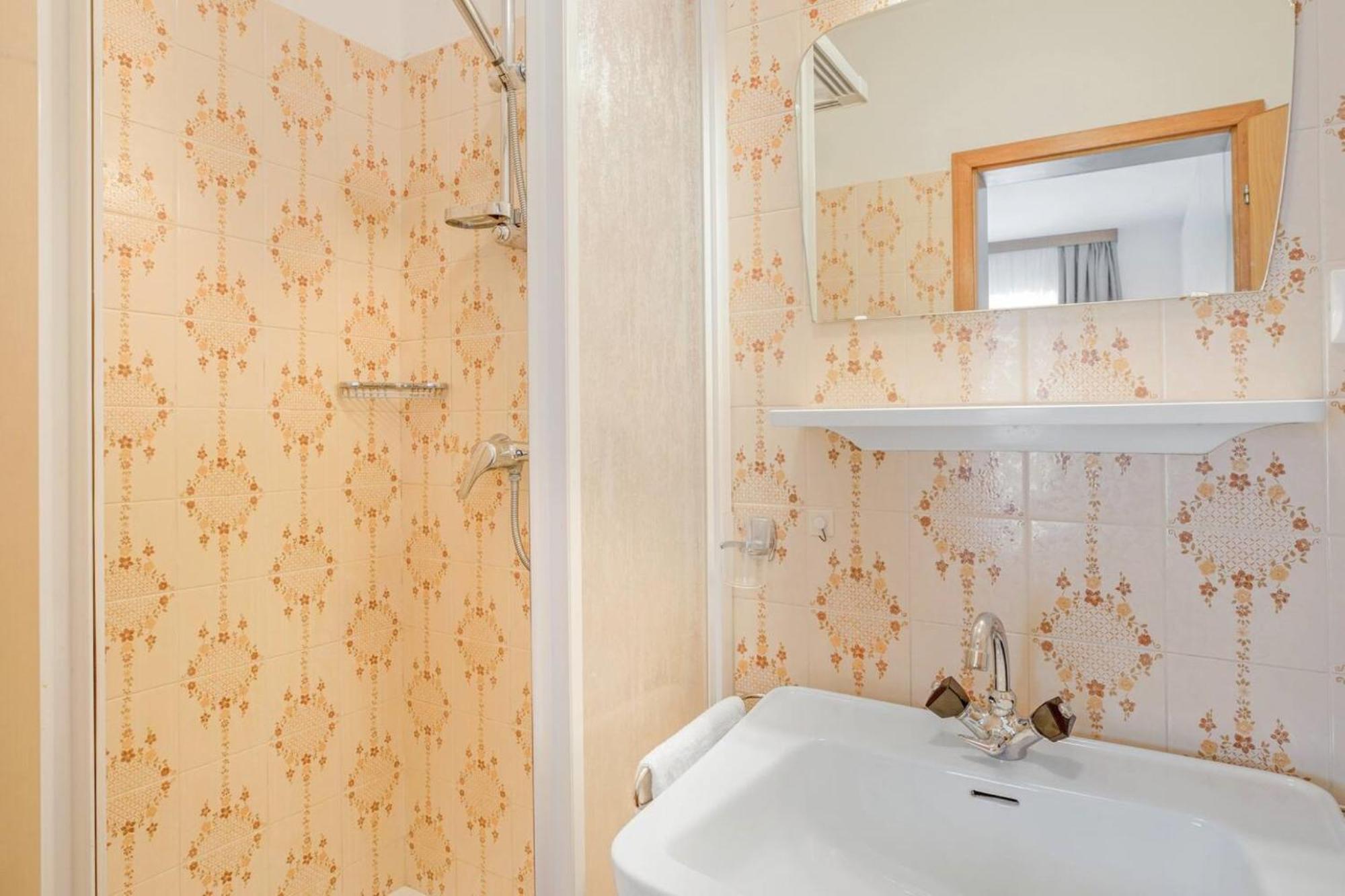 Residence Kruma Olang Екстериор снимка
